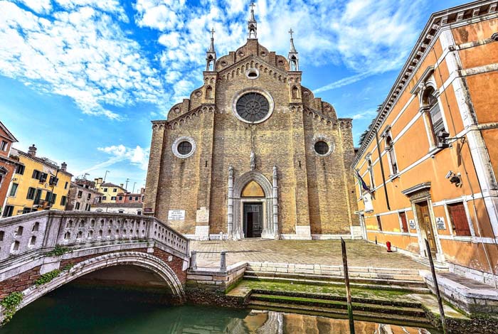 cerkov-santa-mariya-glorioza-dei-frari-preview cerkov-santa-mariya-glorioza-dei-frari-preview